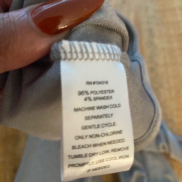 Derek heart 2 pc shrug bolero sleeves set with halter tank top silver metallic - Picture 3 of 7